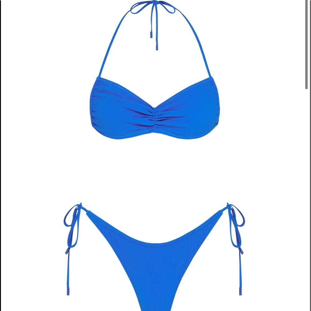 ISO Triangl Greta Arles Rib